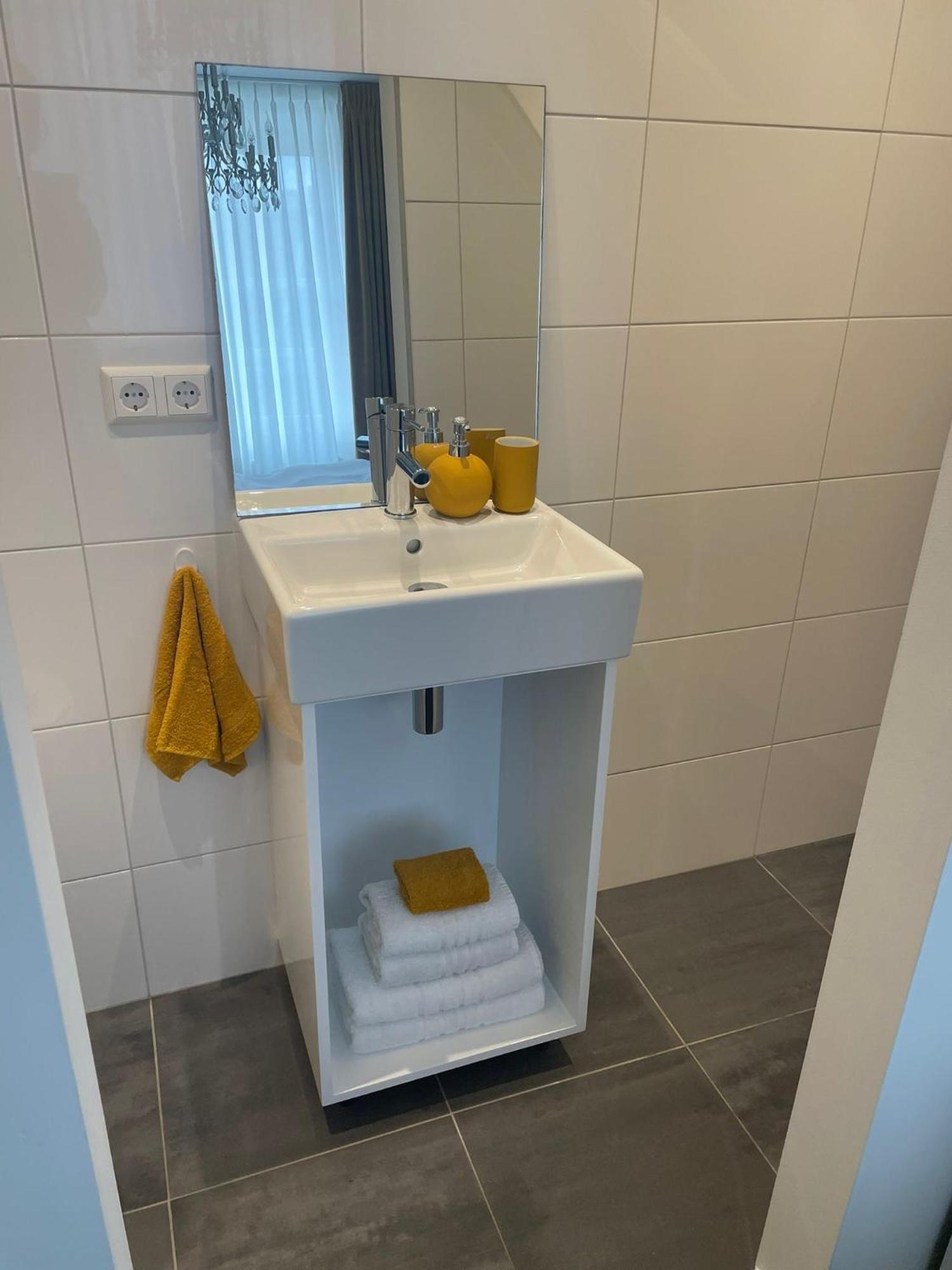 Pension Montmaertre Zierikzee Room photo